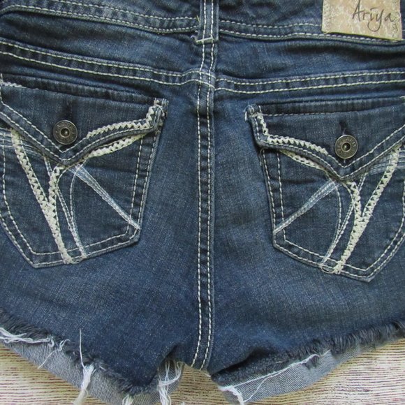 *2/$30* Ariya Distressed Jean Shorts - Picture 6 of 6